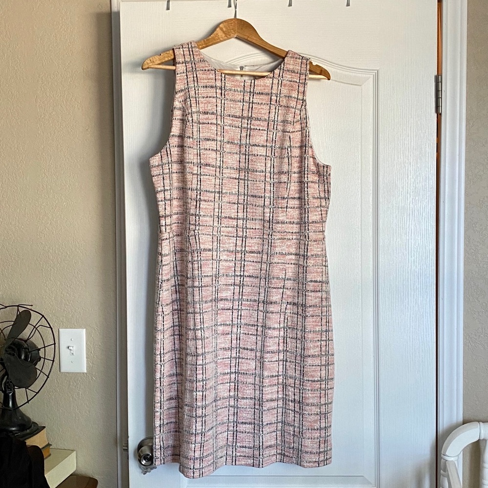 💗🤍🖤 NWT- LOFT pink tweed sheath dress🖤🤍💗